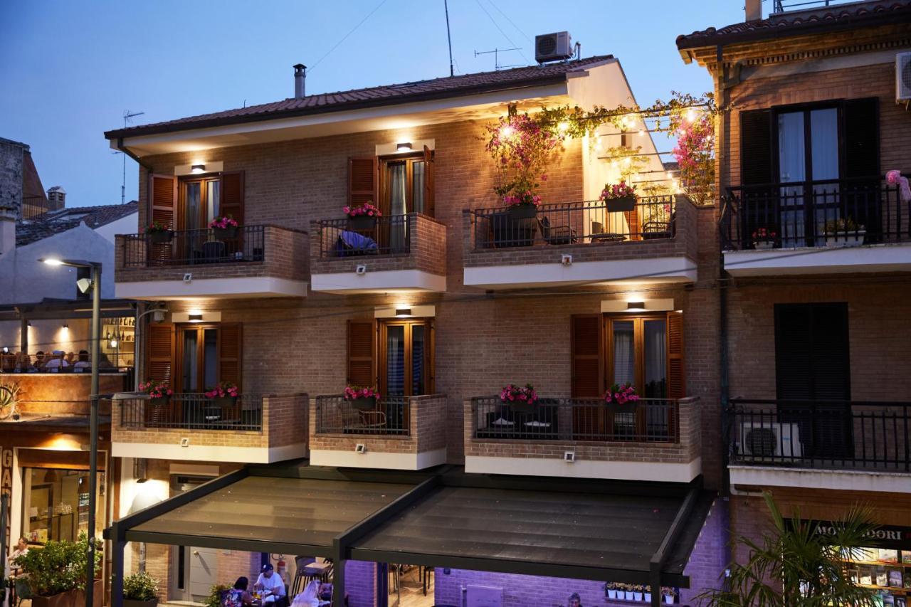 Battisti 56 Porto SantʼElpidio Exterior foto